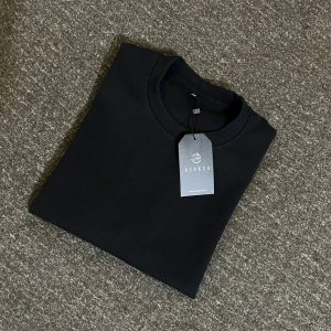 drop shoulder t-shirt